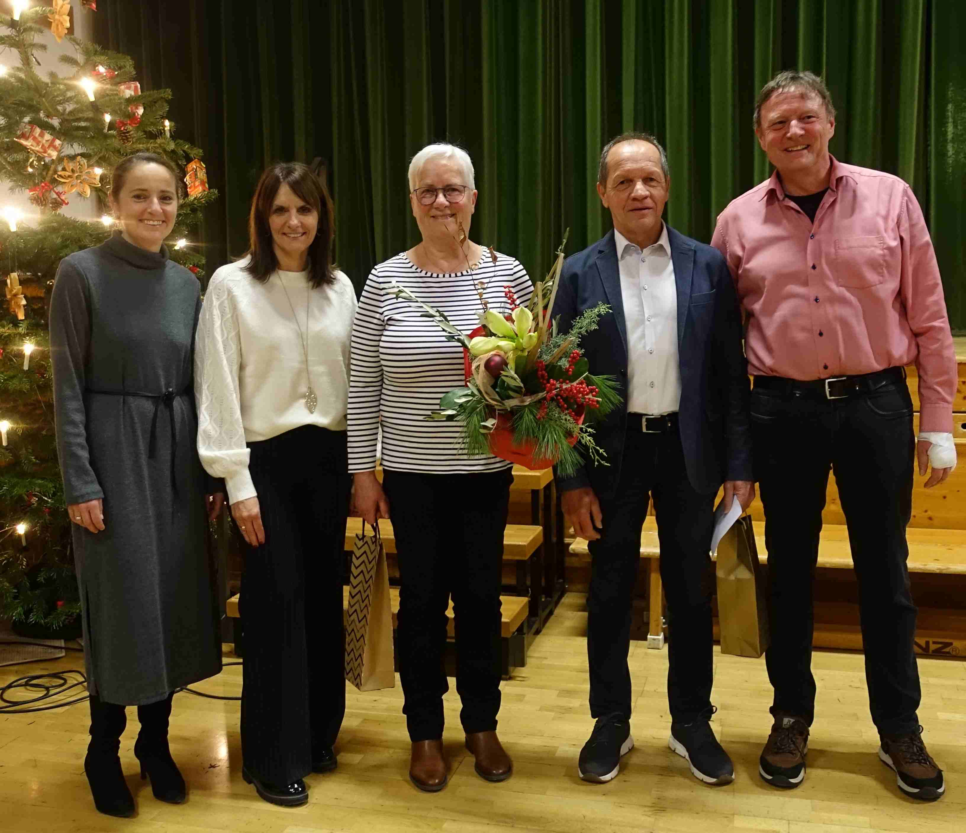 Bild 1 Ehrung Ehrenmitglieder DSC04506 web 